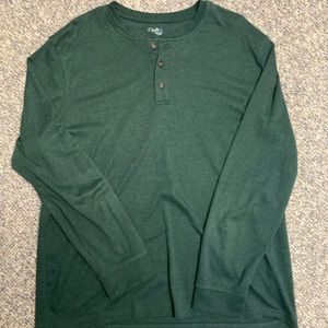 Green long sleeve button tee size XL
